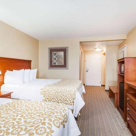 Days Inn By Wyndham Windsor Locks / Bradley Intl Airport Zewnętrze zdjęcie