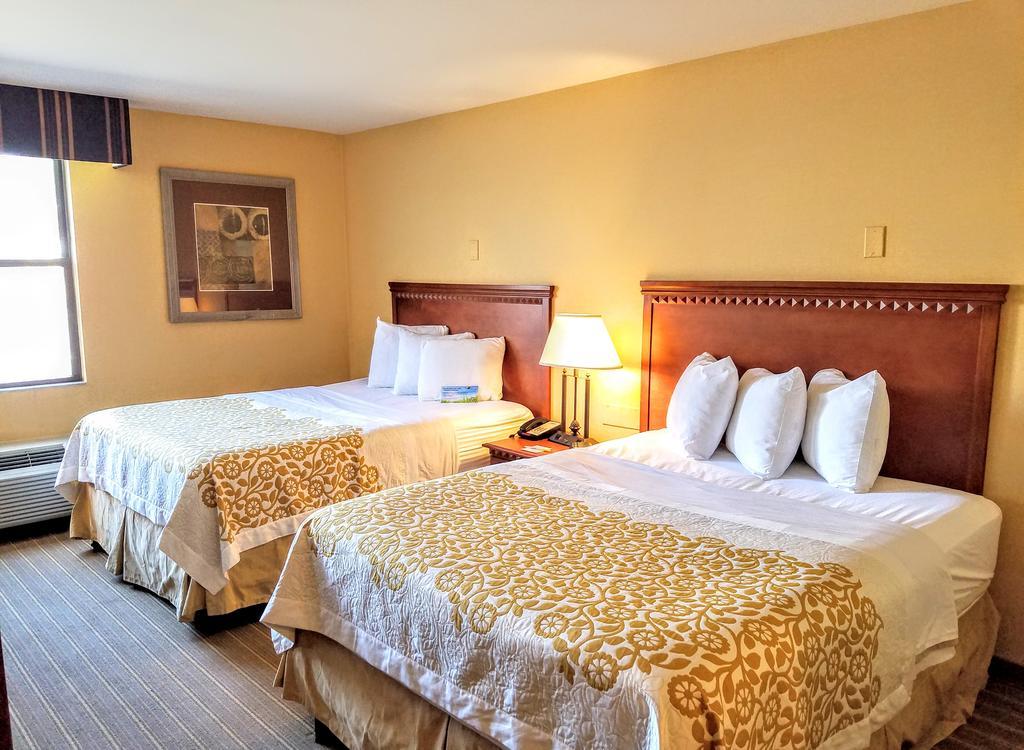 Days Inn By Wyndham Windsor Locks / Bradley Intl Airport Zewnętrze zdjęcie