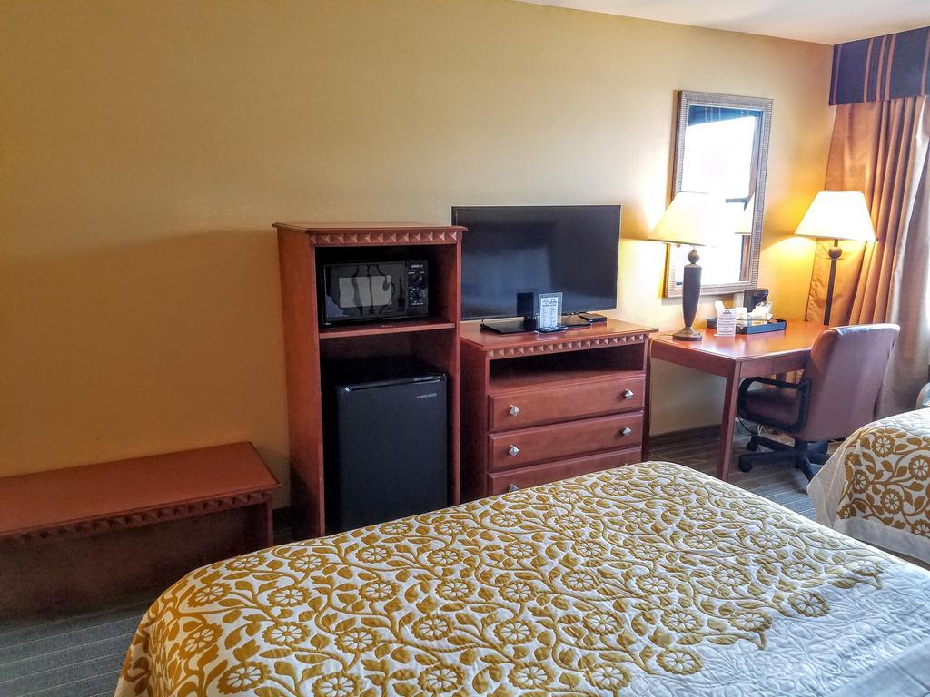 Days Inn By Wyndham Windsor Locks / Bradley Intl Airport Zewnętrze zdjęcie