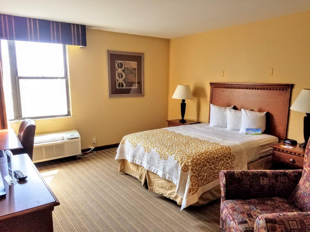 Days Inn By Wyndham Windsor Locks / Bradley Intl Airport Zewnętrze zdjęcie