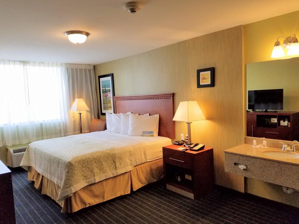 Days Inn By Wyndham Windsor Locks / Bradley Intl Airport Zewnętrze zdjęcie
