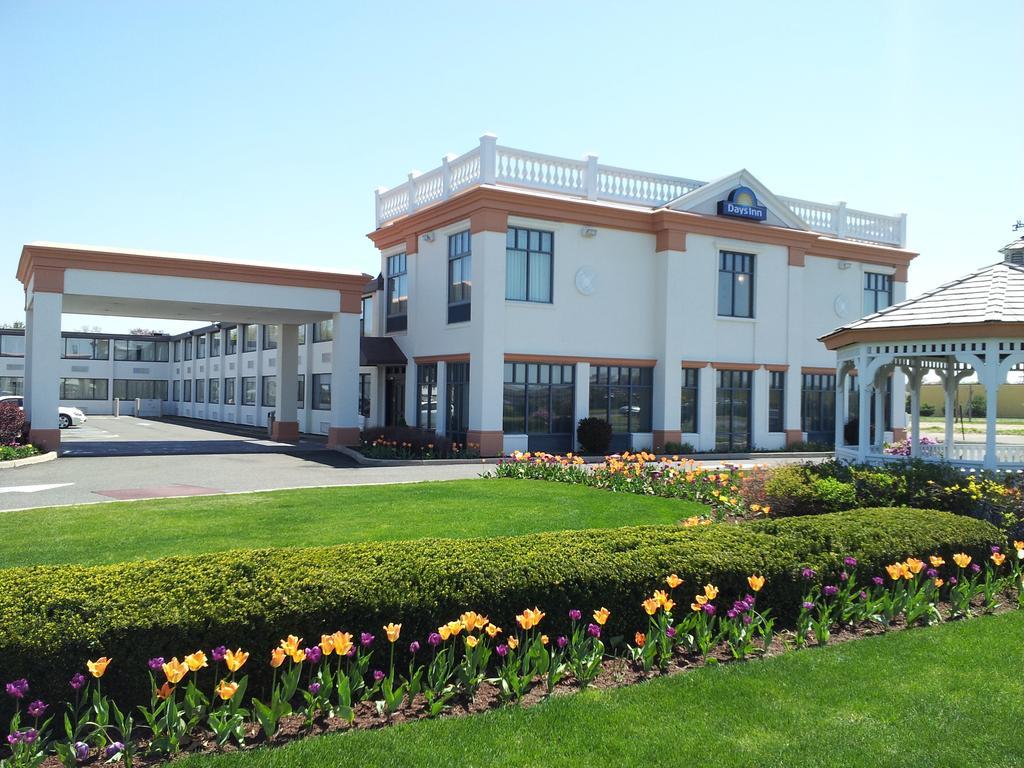 Days Inn By Wyndham Windsor Locks / Bradley Intl Airport Zewnętrze zdjęcie