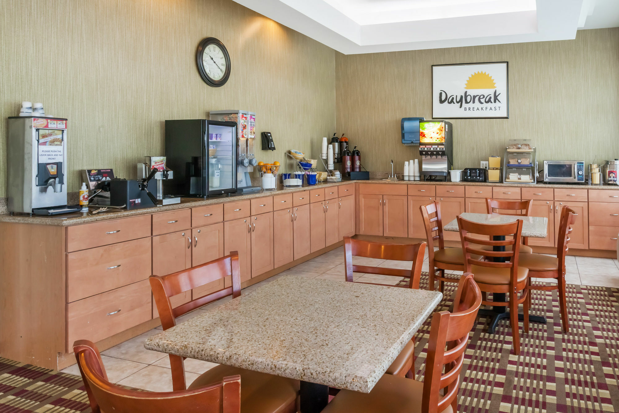 Days Inn By Wyndham Windsor Locks / Bradley Intl Airport Zewnętrze zdjęcie