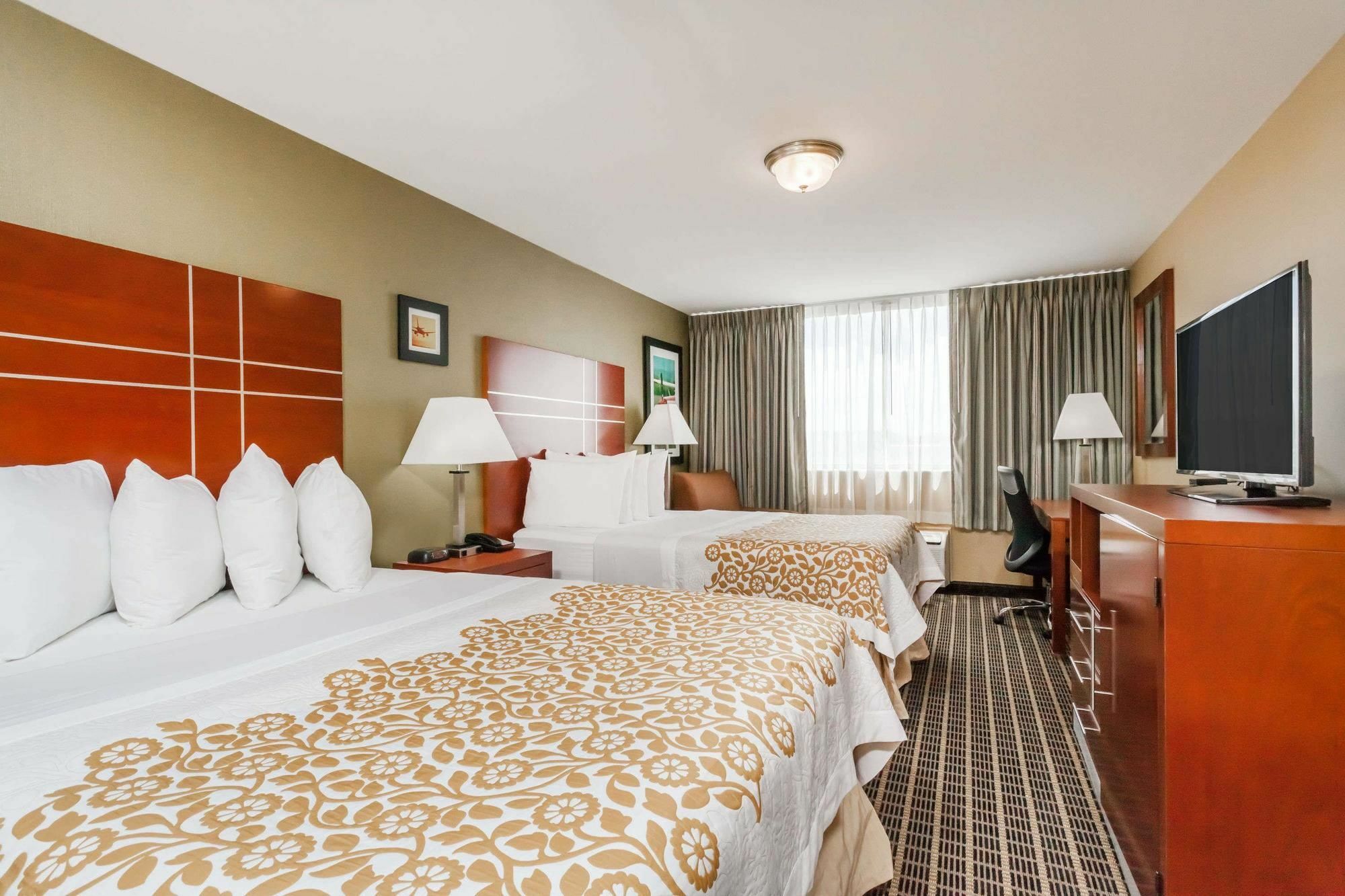 Days Inn By Wyndham Windsor Locks / Bradley Intl Airport Zewnętrze zdjęcie