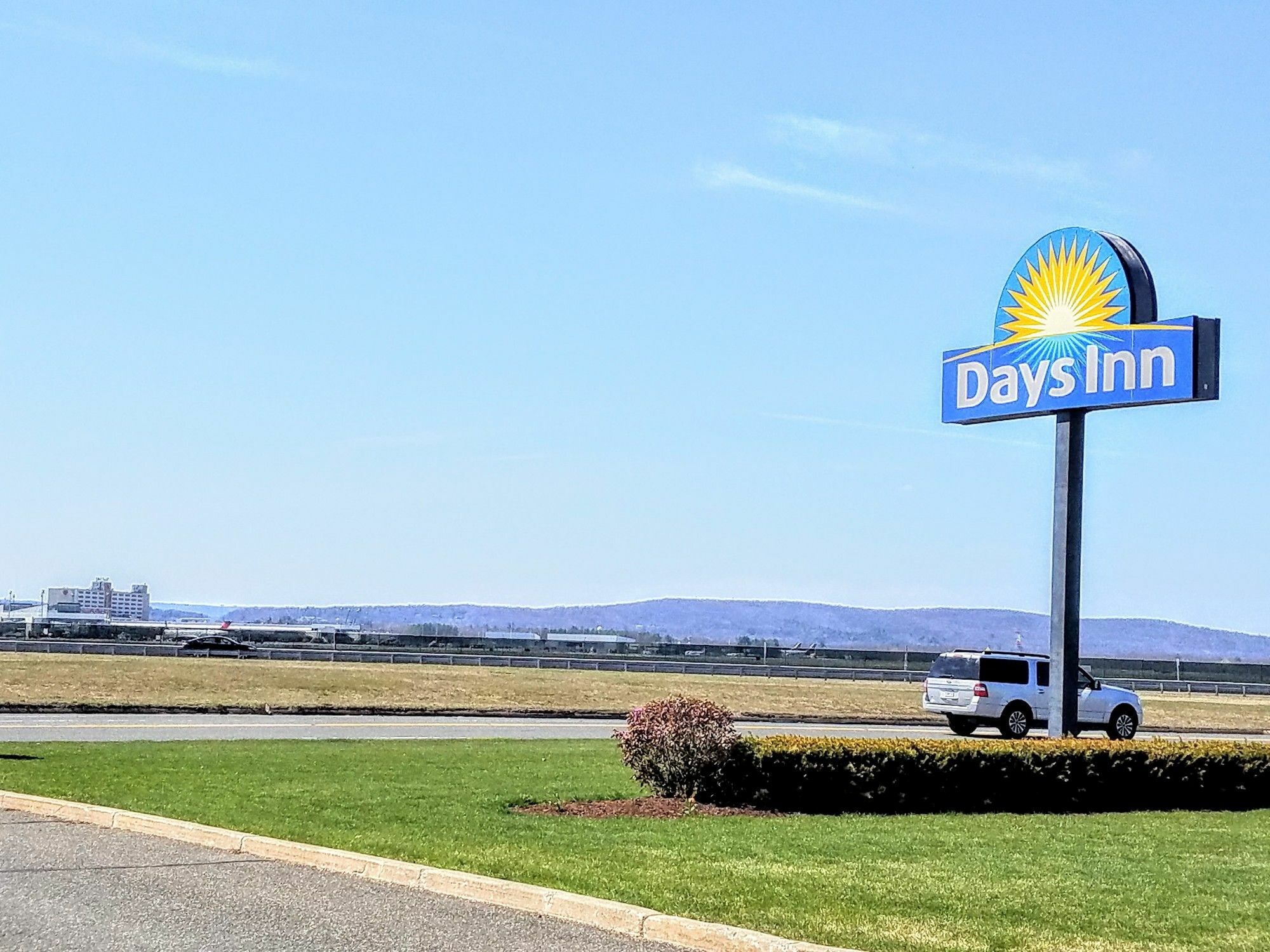 Days Inn By Wyndham Windsor Locks / Bradley Intl Airport Zewnętrze zdjęcie